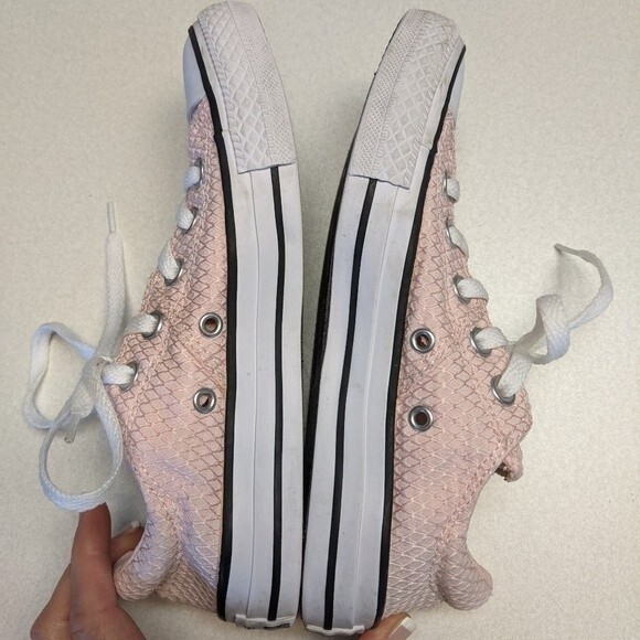Converse All Stars low top blush pink sneakers - padded upper - women's size 5 - Picture 7 of 7